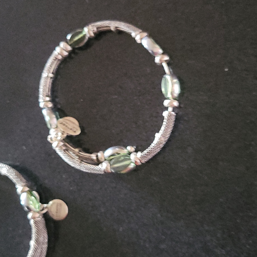 Bracelets - Picture 3 of 4